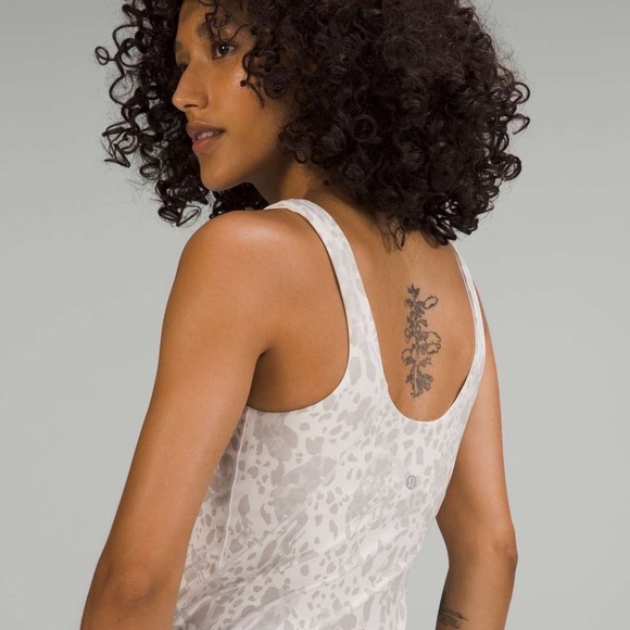 NWT Lululemon Align Crop Tank with Built Bra - Cheetah Camo White - Size 6 and 8 - Picture 3 of 9